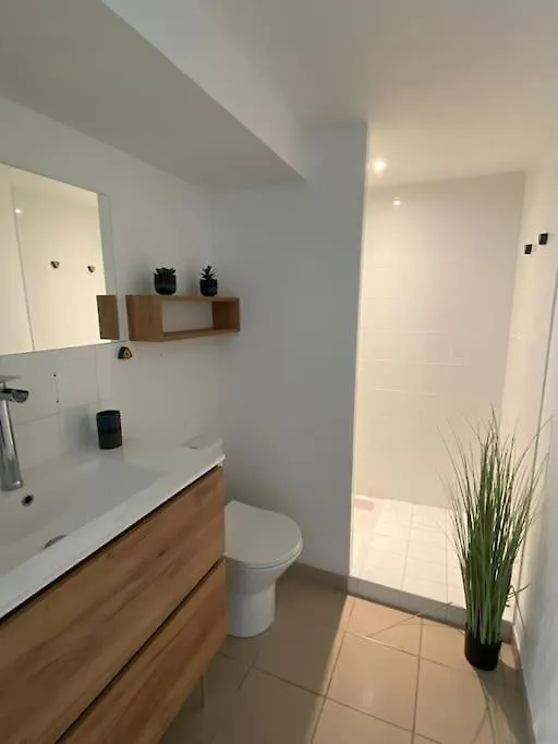 Appartement T2 Entier Corps-Nuds