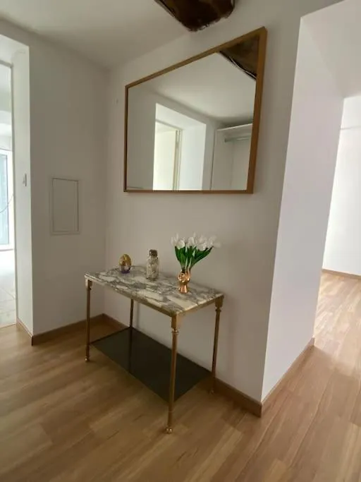 Appartement T2 Entier Corps-Nuds 0*,