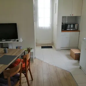 Petite Maisonnette Atypique Et Son Jardinet Hébergement de vacances